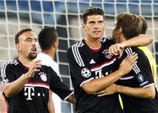 aurora 和 9 Pandas 交易 r3salt 和 clax