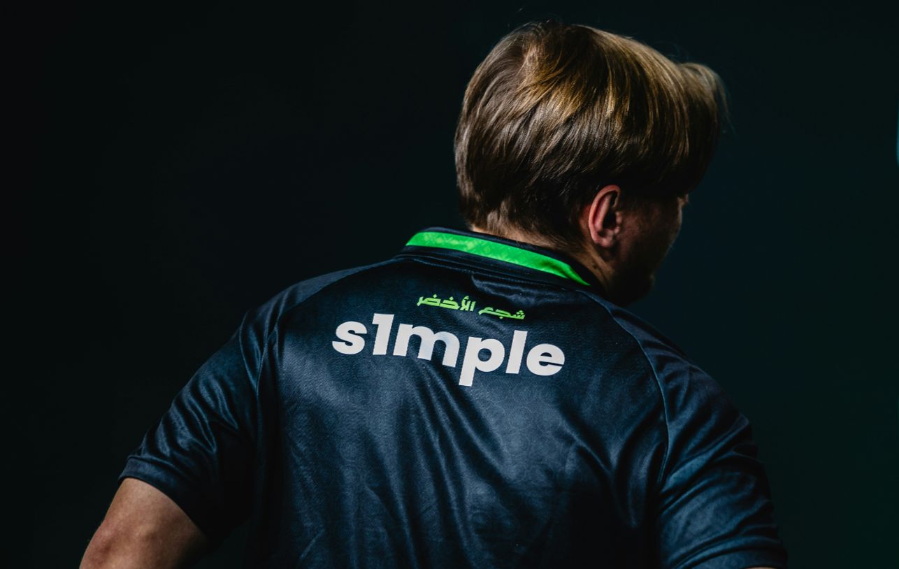 UP官方：遗憾地告别教练 Xiaobai （杨忠赫）。尽管不舍，离别是不可避免的！